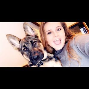 Meet your Posher, Caitlyn